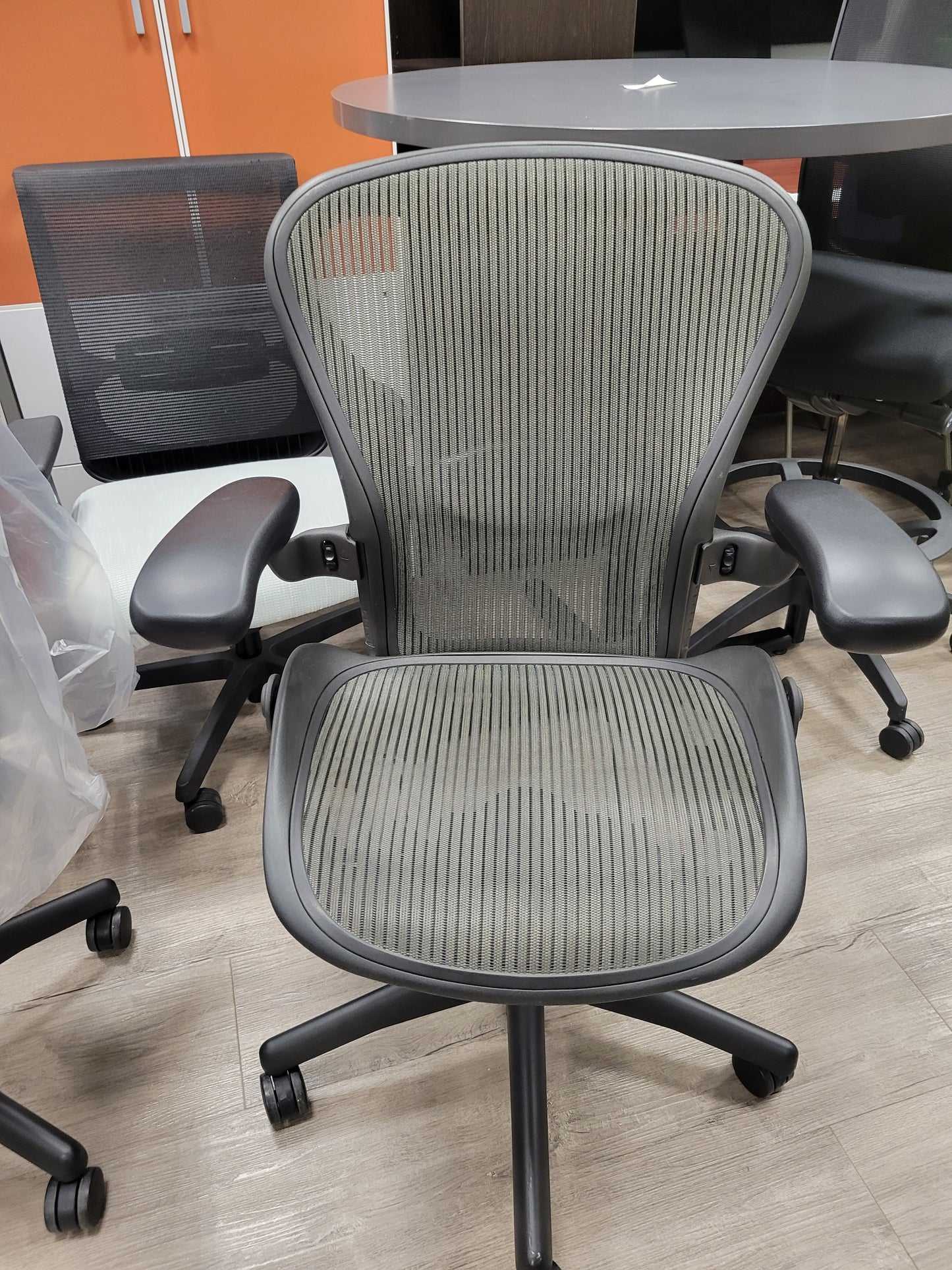 Pre-owned Herman Miller Aeron Model B