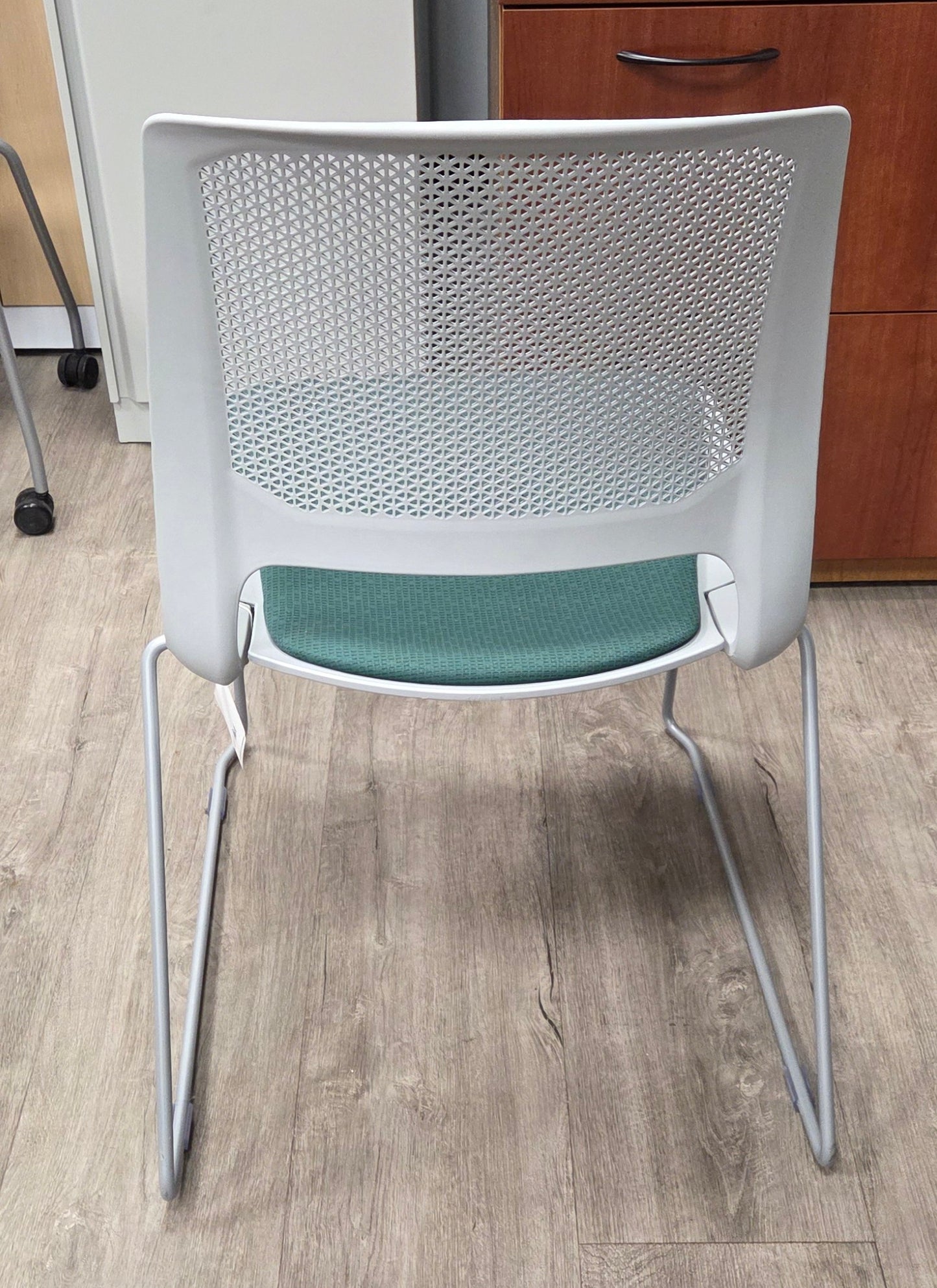 9-5 Dash Guest Stacking armless chairs