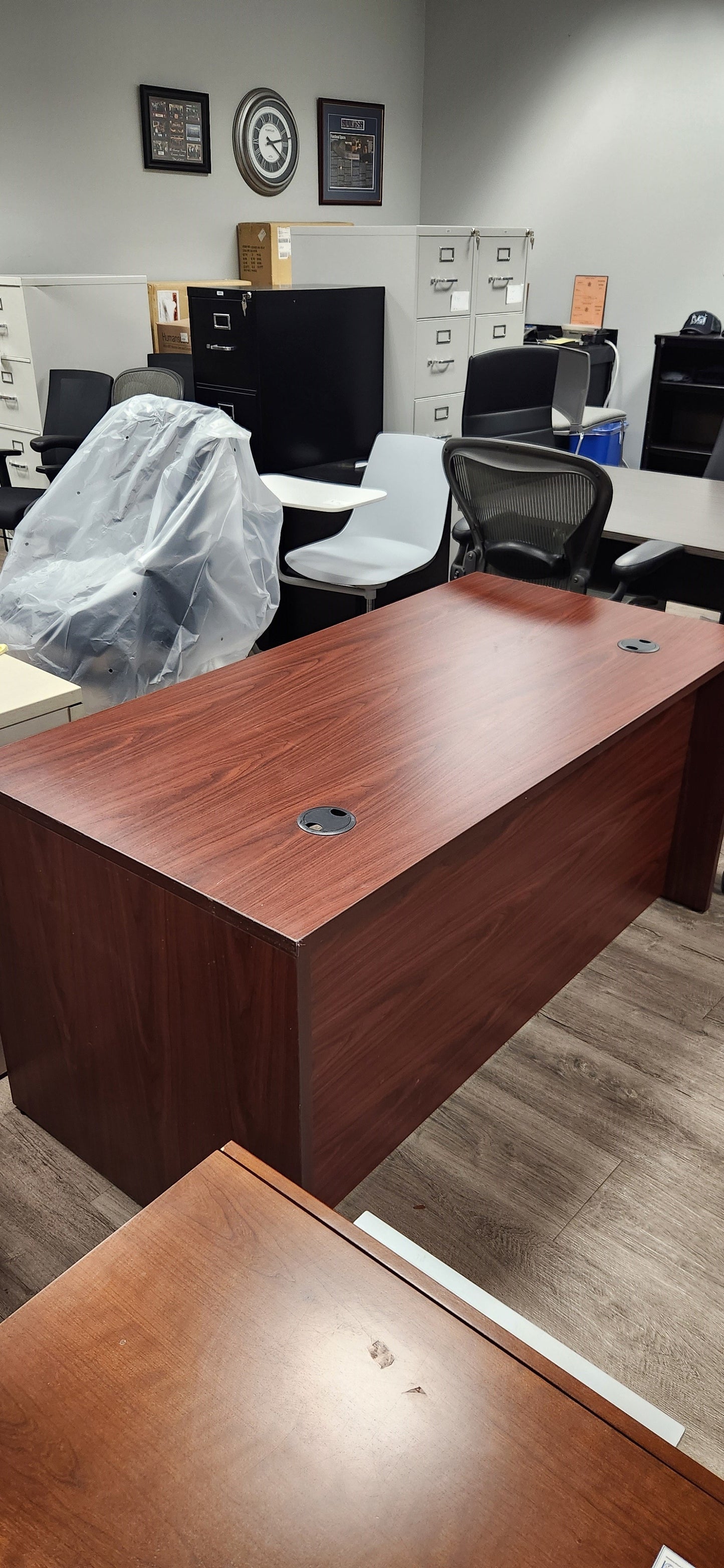 Pre-owned HON Mahogany Desk Shell 60x30