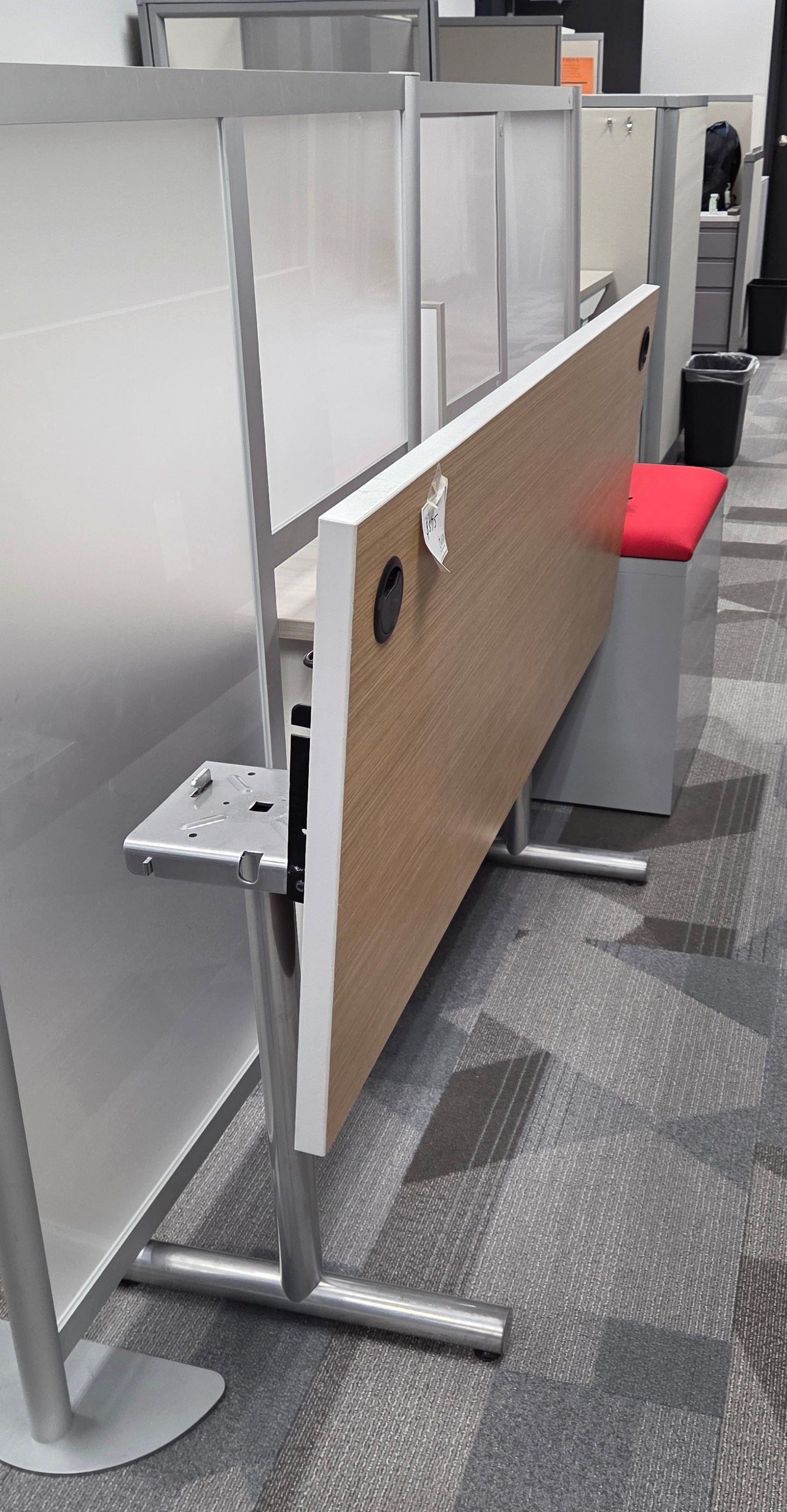 Preowned Versteel Performance Table 60x24