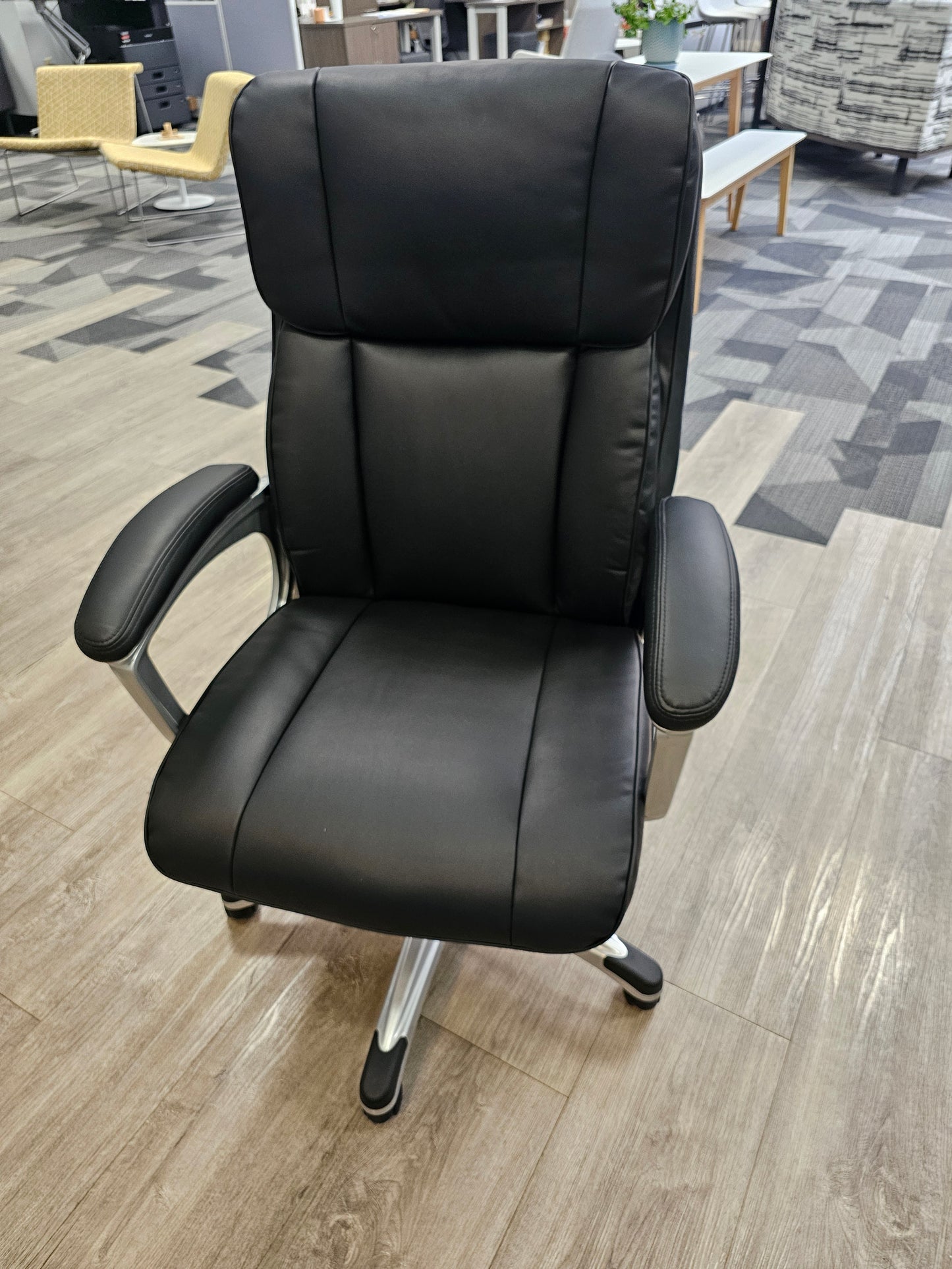 Pre-owned HON Sadie Executive Chair, Fixed Arms