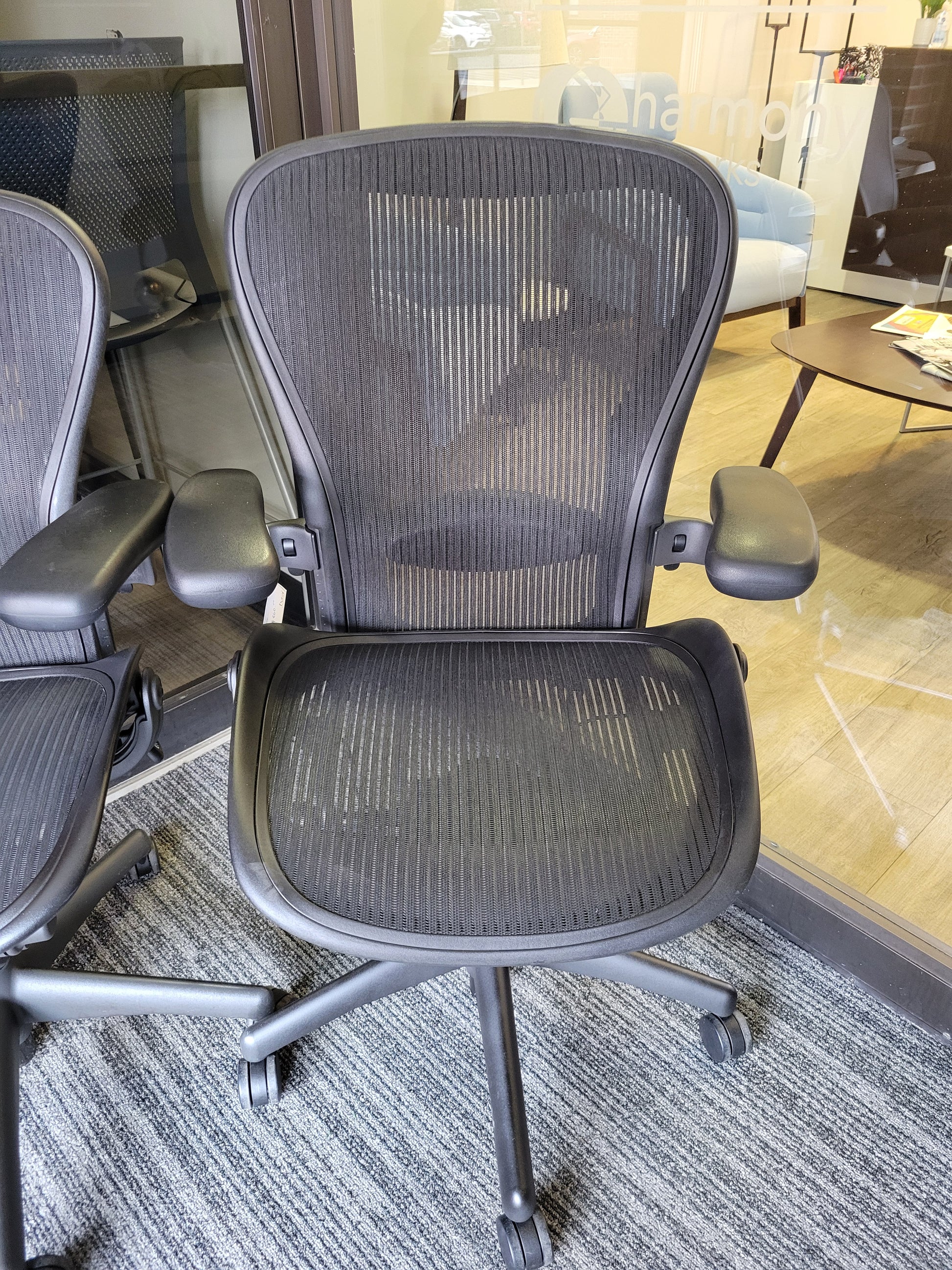 Tech Valley Office Interiors Pre-owned Herman Miller Aeron-Classic, Size C