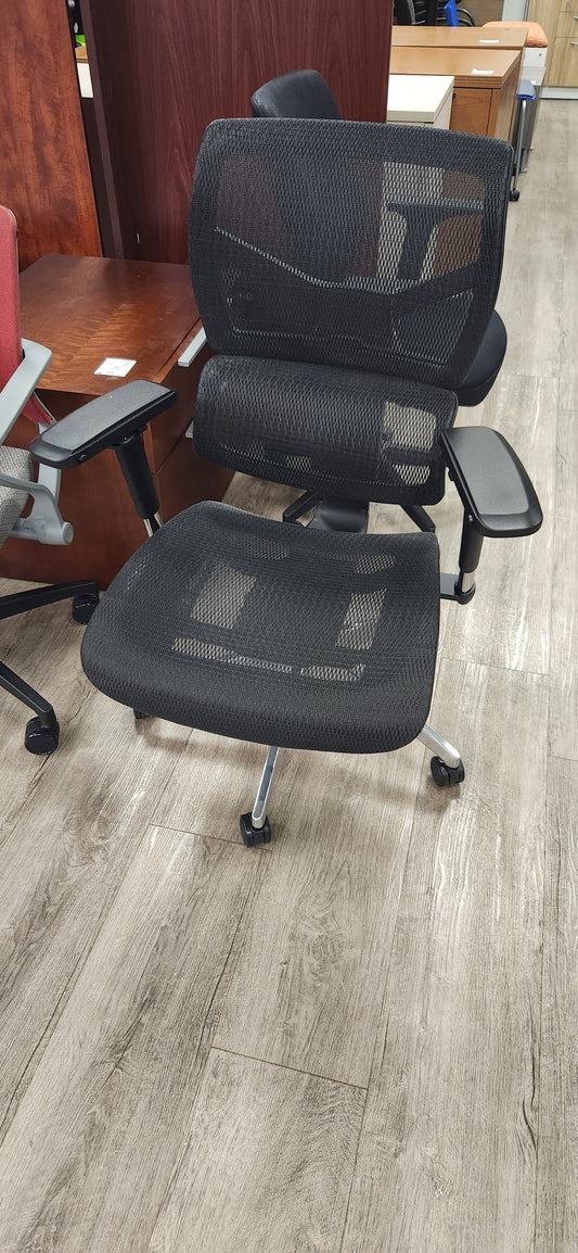 Pre-owned The Vito Chair