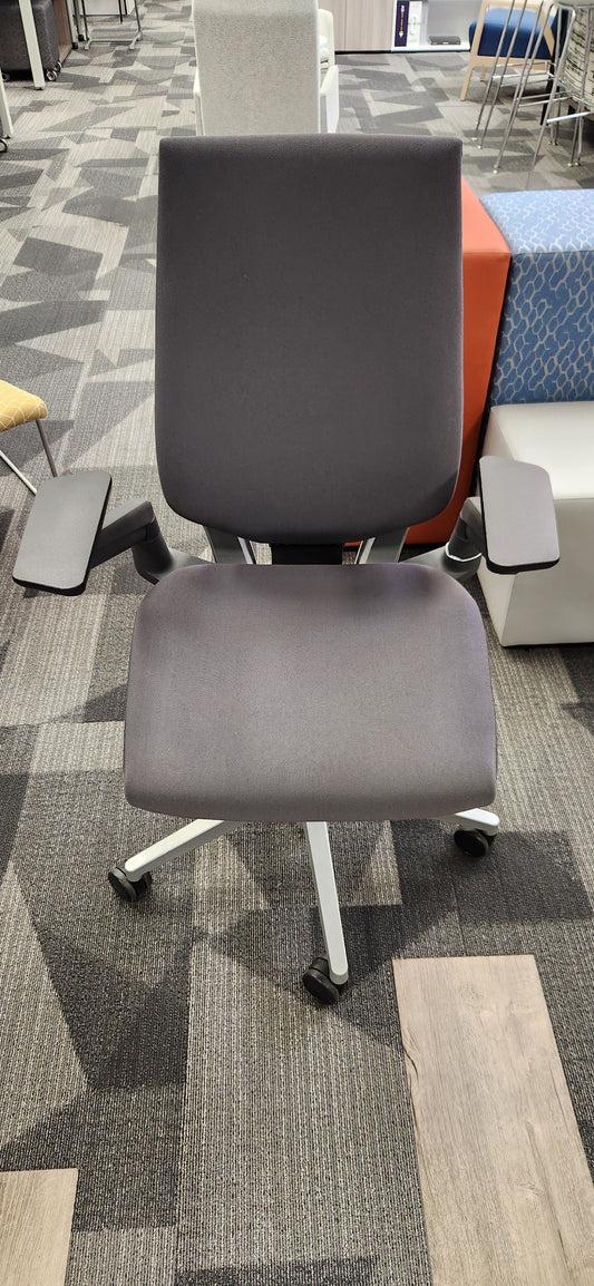 Steelcase Gesture Task Chair | Pre-Owned | Gray Fabric