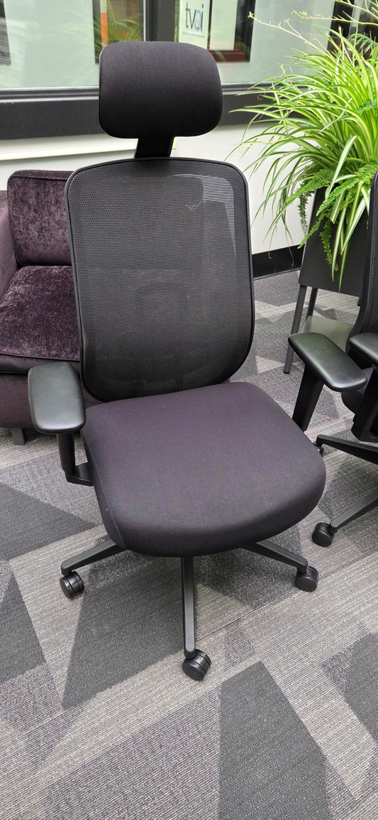 HON Altern- Black w/ Headrest