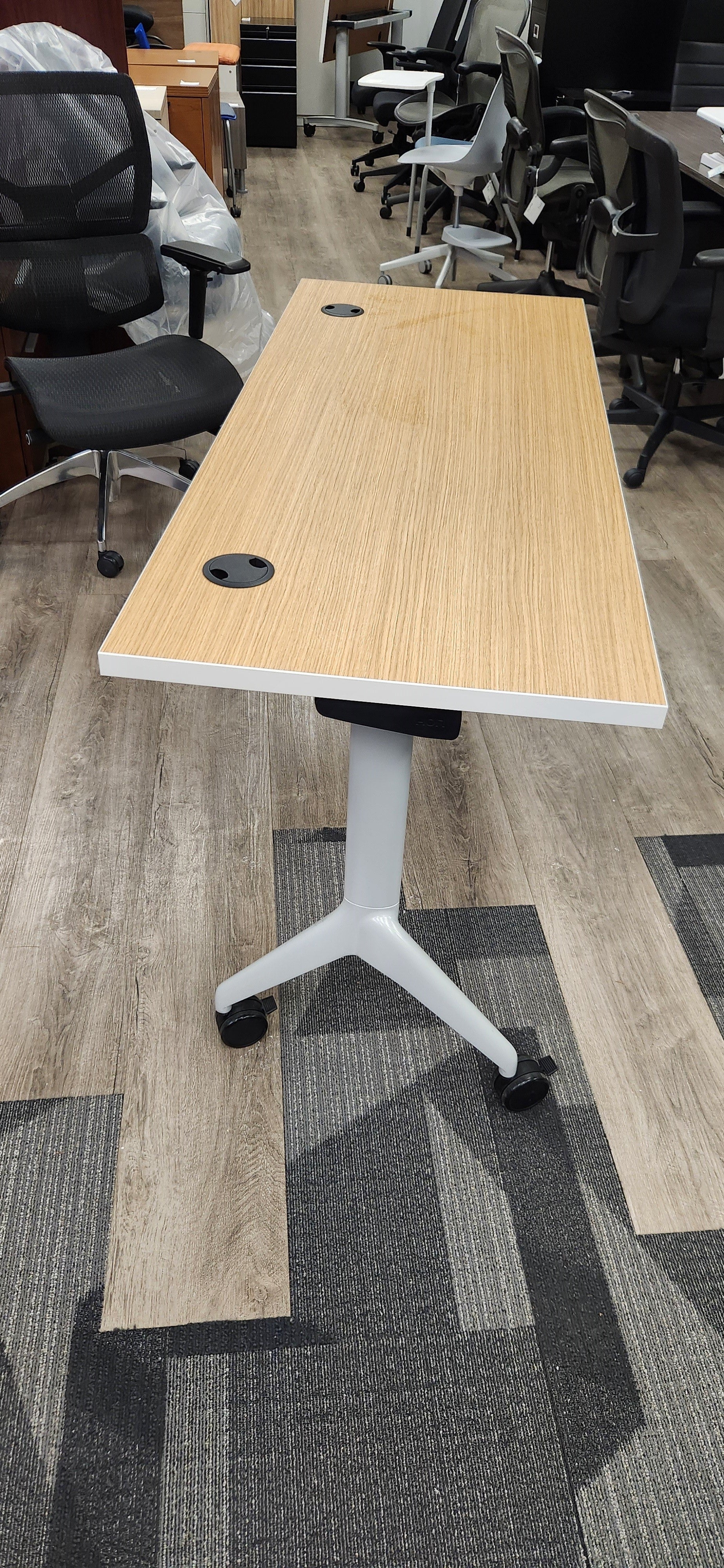 Preowned HON Huddle table – Tech Valley Office Interiors