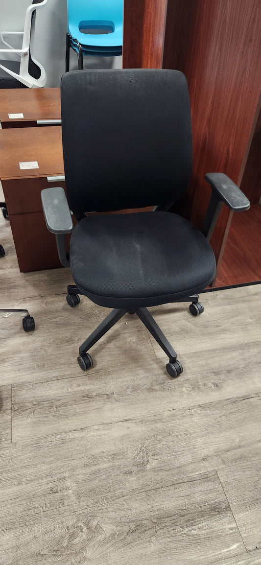 Pre-owned Essentials task chair